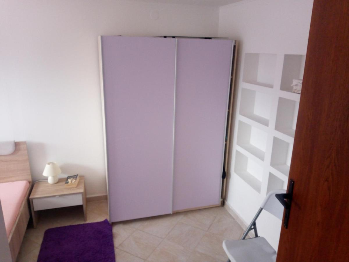 Apartmani Rab - Adrijana & Aleksandra Banjol Exterior photo