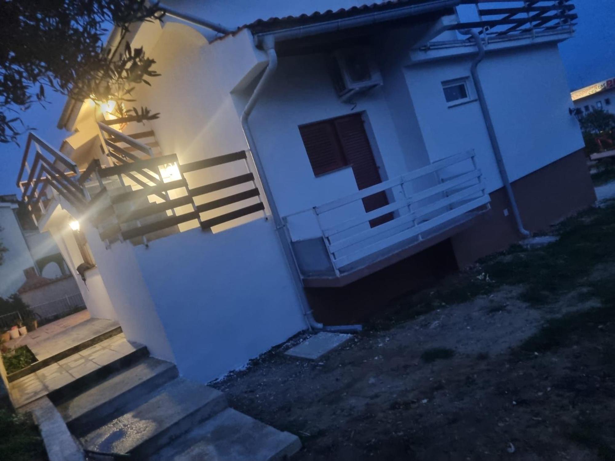Apartmani Rab - Adrijana & Aleksandra Banjol Exterior photo